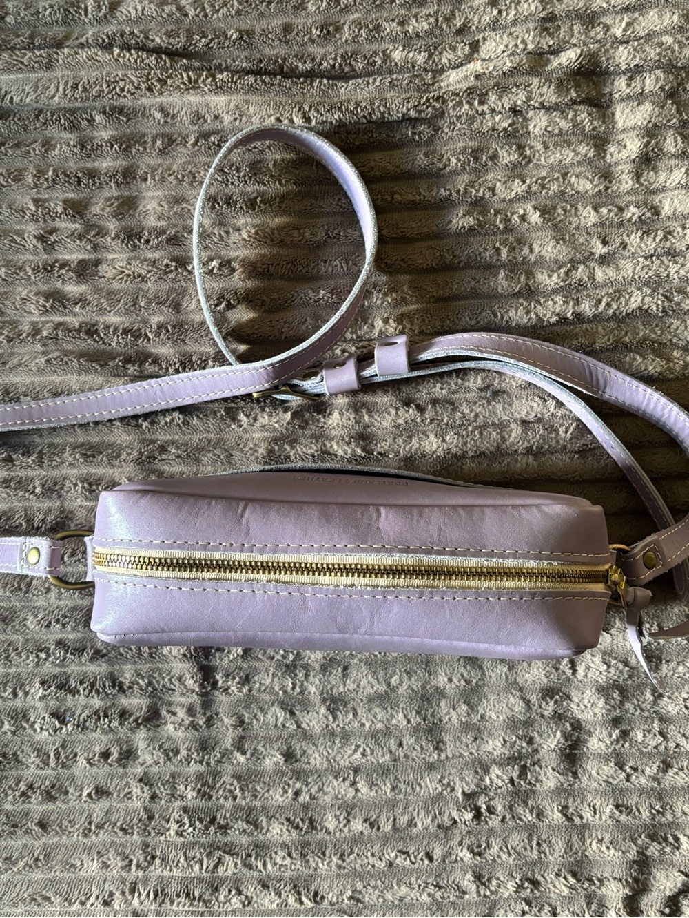Portland Leather Pale Lavender Crossbody Bag - Picture 3 of 9